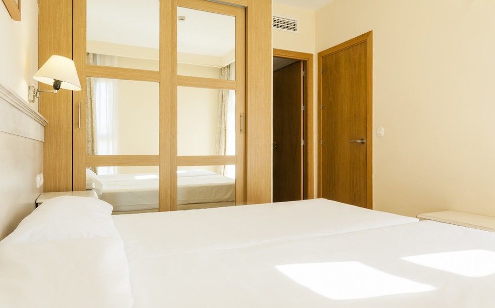 Aparthotel Ilunion Sancti Petri Novo Sancti Petri Esterno foto