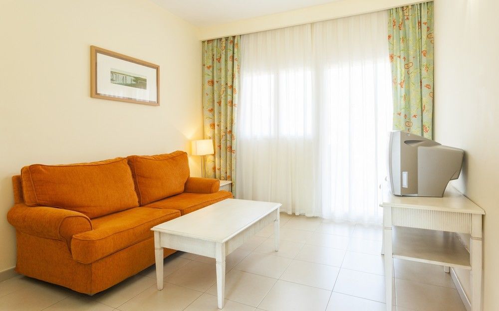 Aparthotel Ilunion Sancti Petri Novo Sancti Petri Esterno foto