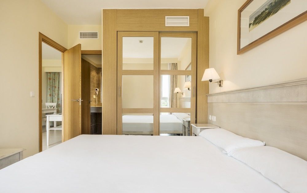 Aparthotel Ilunion Sancti Petri Novo Sancti Petri Esterno foto